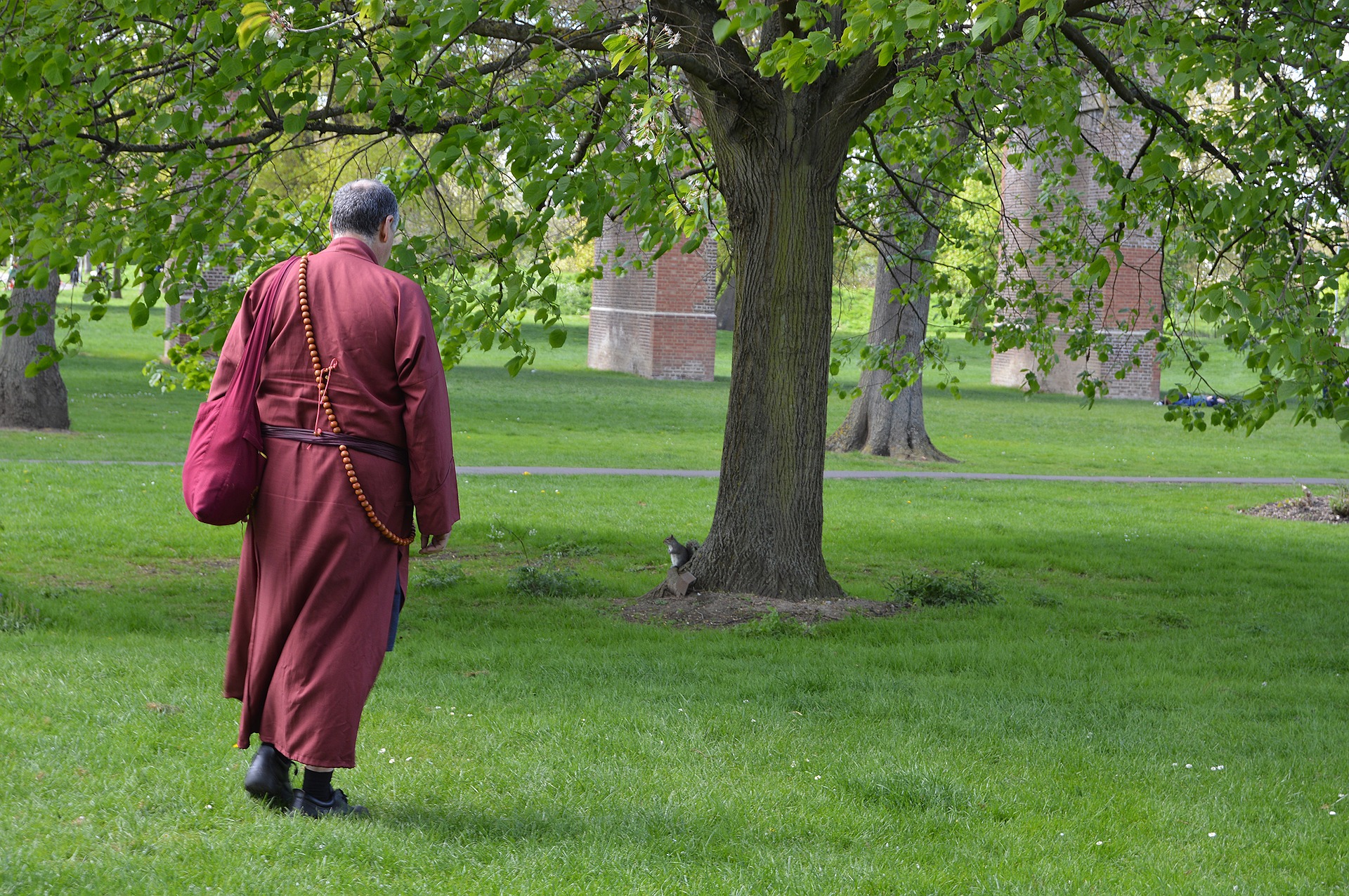Why You Need To Incorporate Mindful Walking | Quiet Confidence